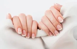 مراحل کاشت ناخن