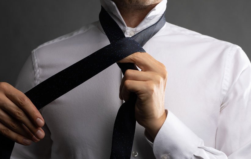 ۷ آموزش بستن گره کراوات زیبا و متفاوت برای خانم‌ها و آقایان