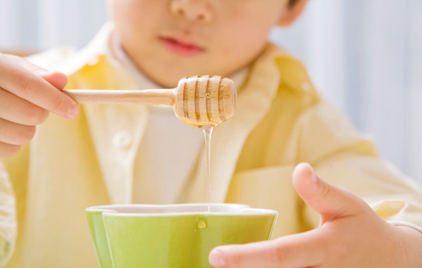 خطرات مصرف عسل برای کودکان