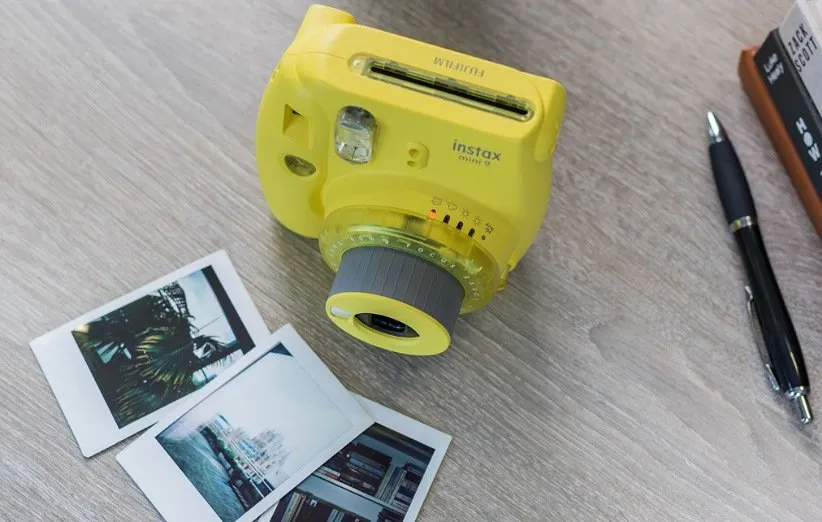 دوربین فوجیفیلم Instax Mini 9