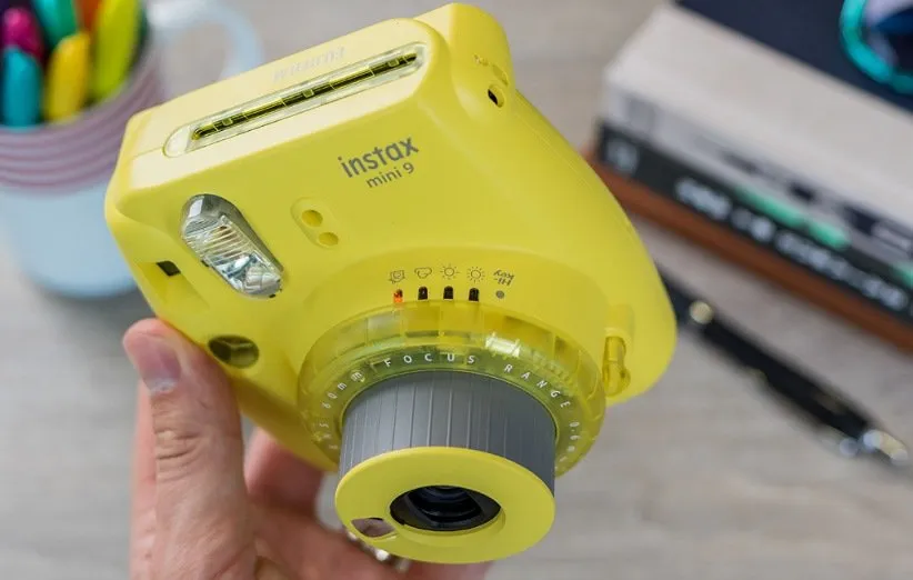 دوربین فوجیفیلم Instax Mini 9