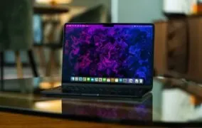 مک‌بوک نمایشگر لمسی