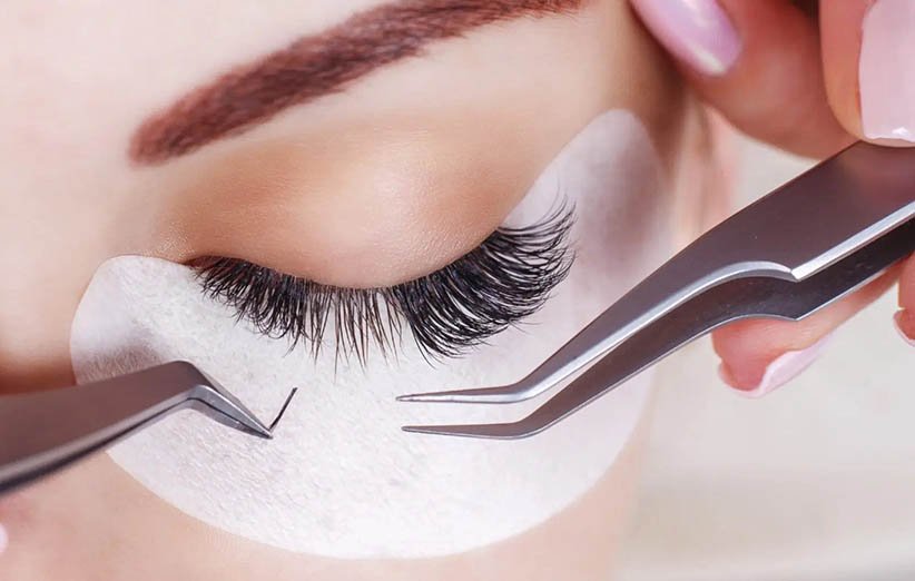 https://www.digikala.com/mag/wp-content/uploads/2023/01/eyelash-extension-2.jpg