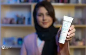 بررسی فلوئید آبرسان درماتیپیک مدل Anti-Pollution