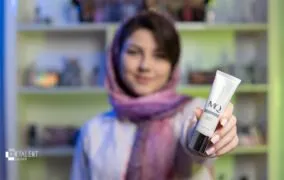 بررسی ژل ضدلک و روشن کننده ام کیو مدل Whitening