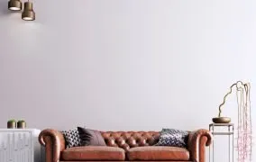 ترفندهای تمیز کردن و مراقبت از مبل چرمی که تا امروز نمی‌دانستید