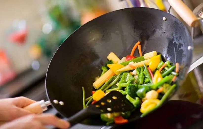 ماهیتابه‌ی چینی یا واگ چیست و چه نکاتی در خرید آن مهم است؟