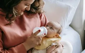 رفلاکس معده در شیرخواران