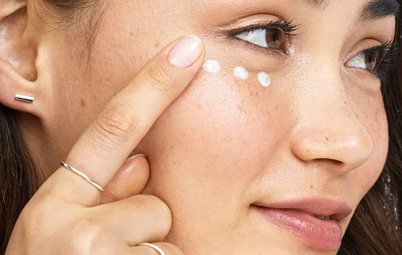 کرم دور چشم چیست؟