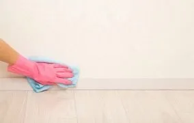 تمیز کردن قرنیزها