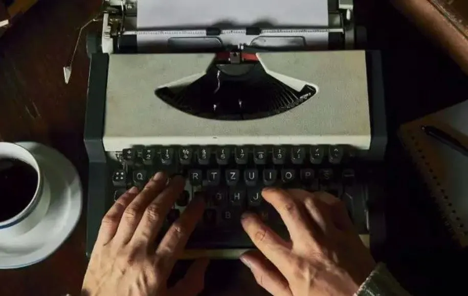 ۱۴ نویسنده که تنها یک رمان منتشر کرده‌اند