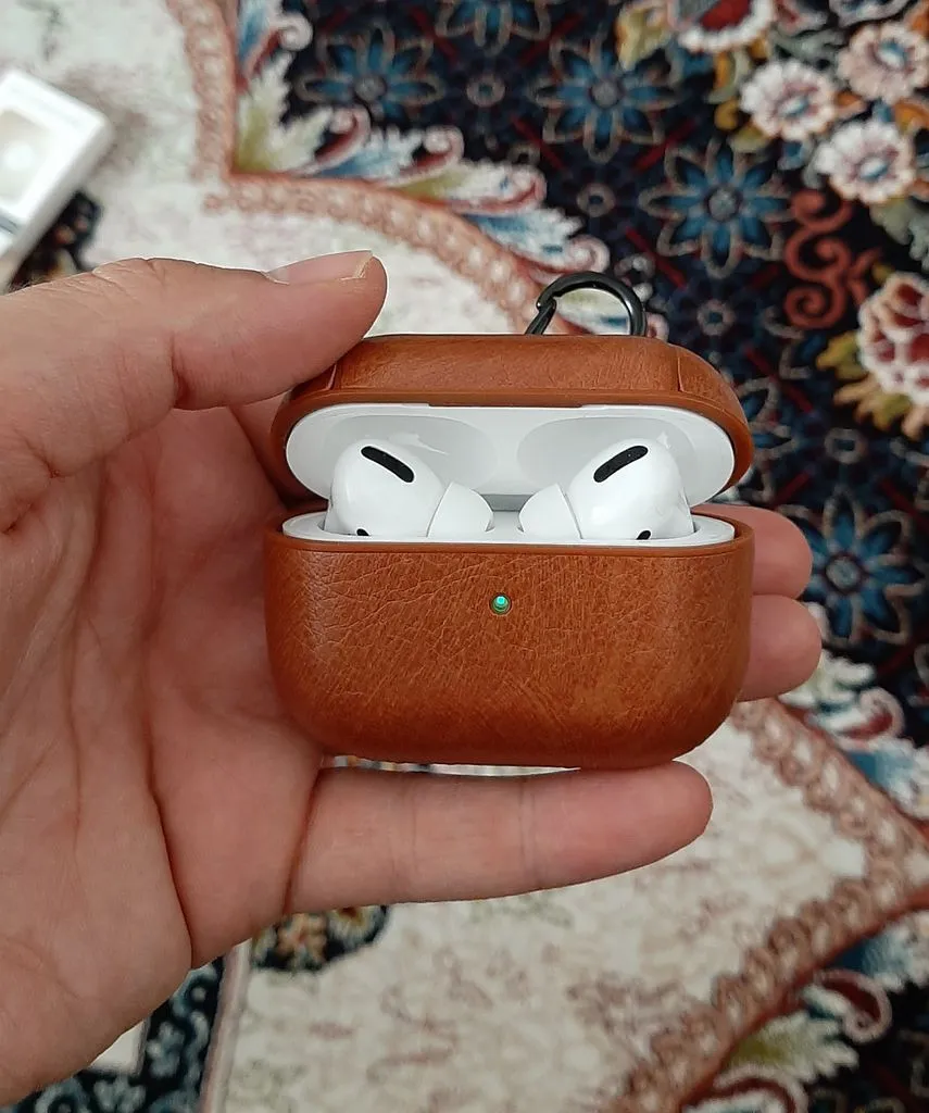 کاور ایرپادر پرو