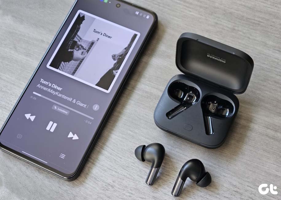 AirPods Pro 2 vs OnePlus Buds Pro 2 7