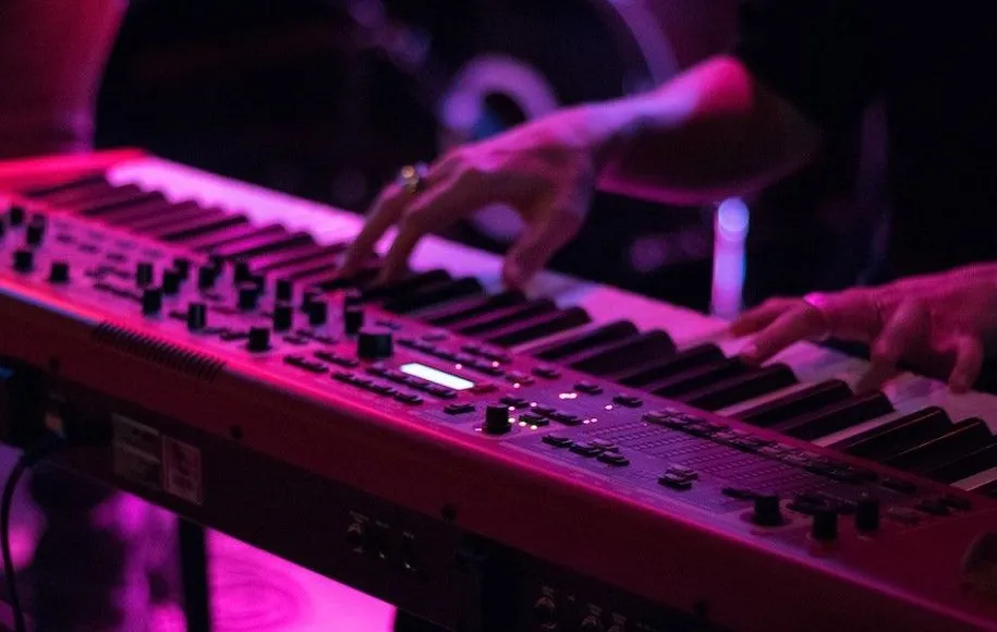 خرید هدفون تو گوشی