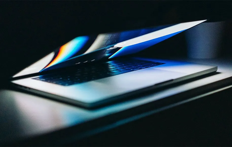 لپتاپ‌ ۱۵.۶ اینچی