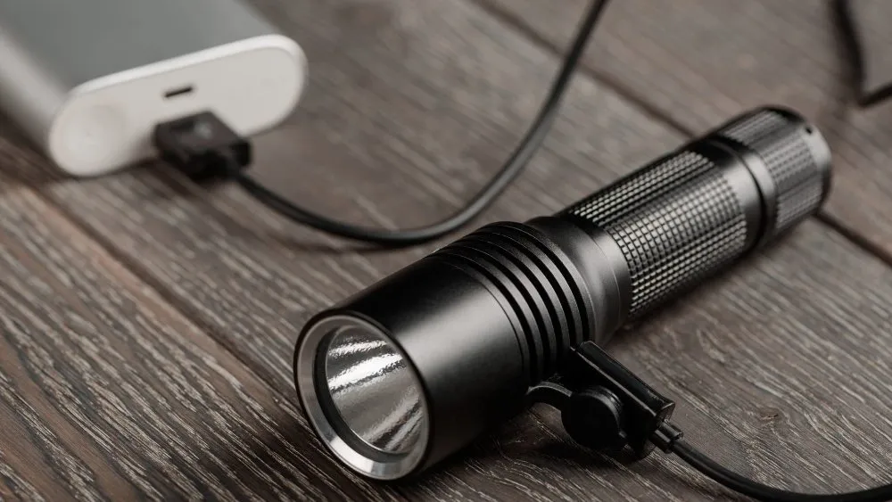 اتصال چراغ قوه به پاور بانک