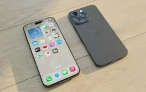 آیآیفون 15 اولترا زوم متغیرفون 15 اولترا زوم متغیر