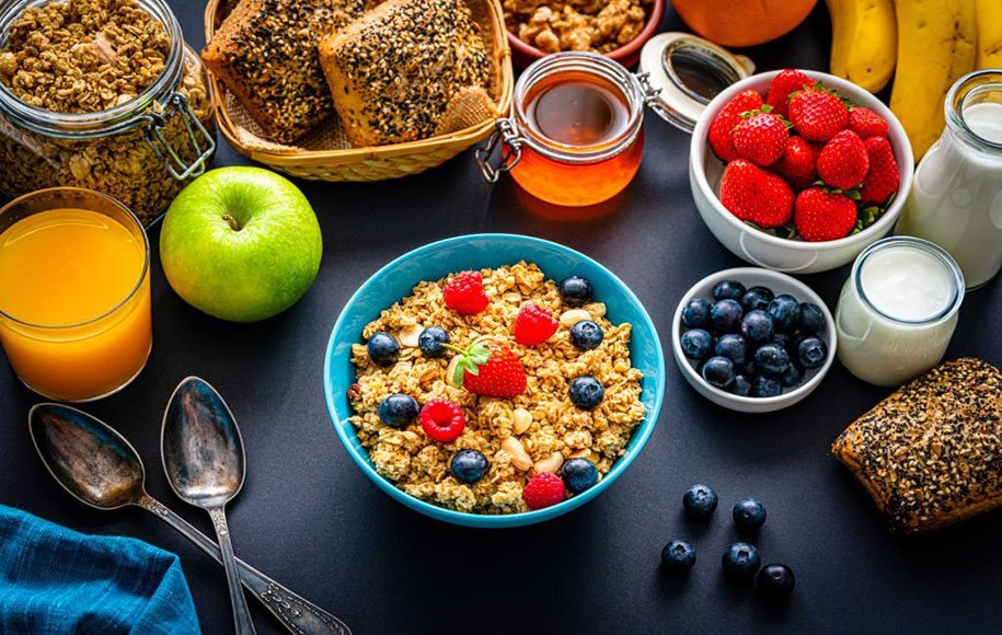 تاثیر غذاهای پرفیبر در پیشگیری از گرسنگی بعد از خوردن صبحانه
