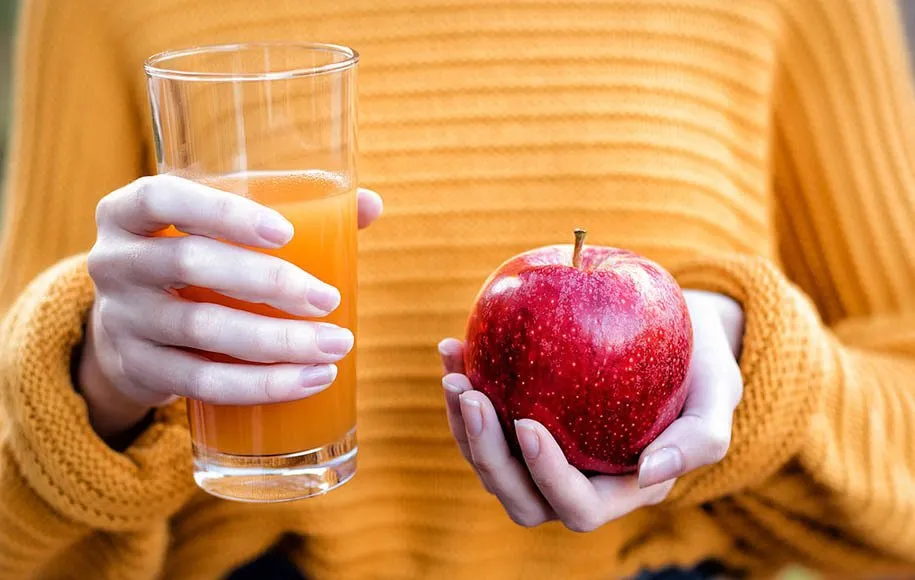 آبمیوه کالری زیادی دارد و به همین دلیل مصرف روزانهی آبمیوه توصیه نمیشود.