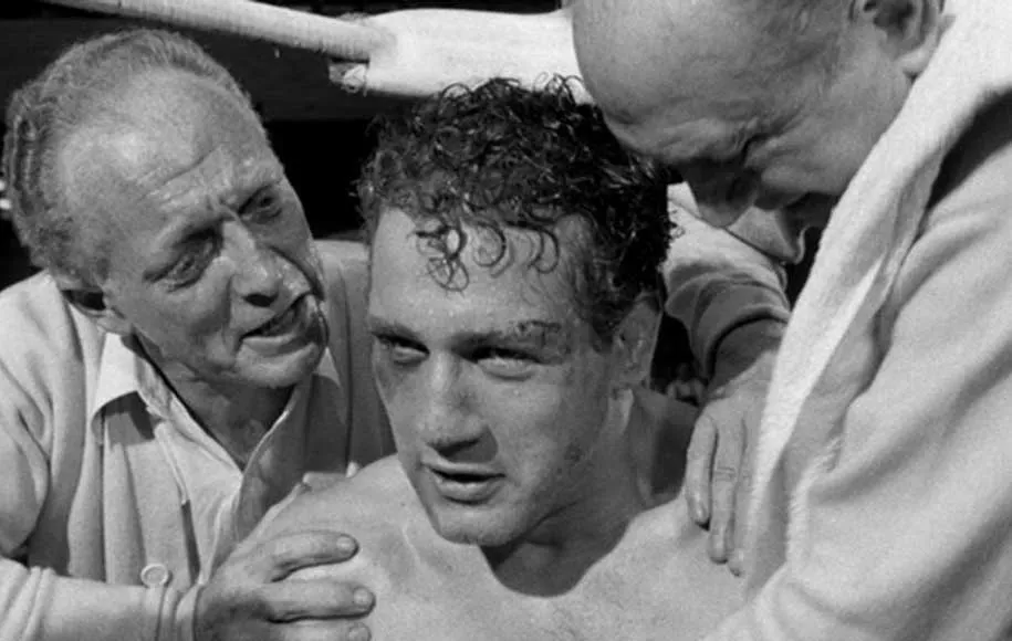 کسی آن بالا مرا دوست دارد