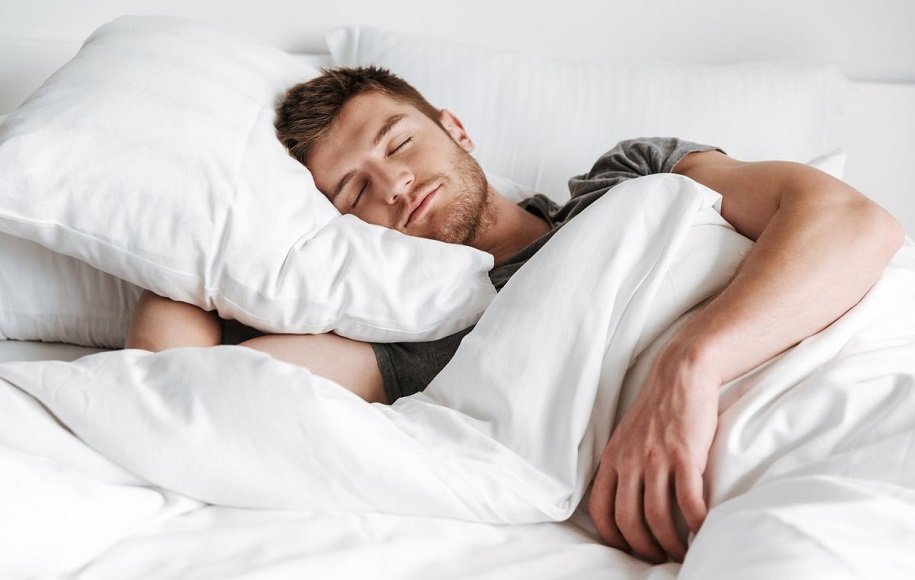۹ راهکار برای بهبود کیفیت خواب و تنظیم استراحت شبانه