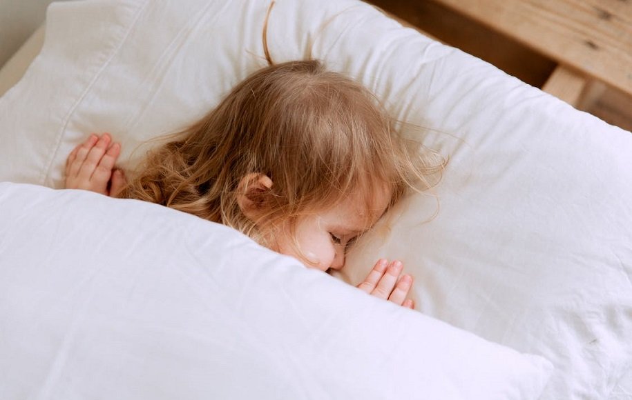 چگونه می‌توانید کیفیت خواب شبانه‌ی خود را بهبود ببخشید؟