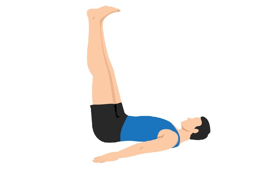 حرکات کششی یوگا برای درمان نفخ شکم: دراز کردن پاها روی دیوار