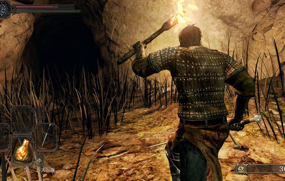 Dark Souls 2 Torch Cropped - ۸ بازی برتر که در گیم‌پلی خود از نور و نورپردازی استفاده می‌کنند