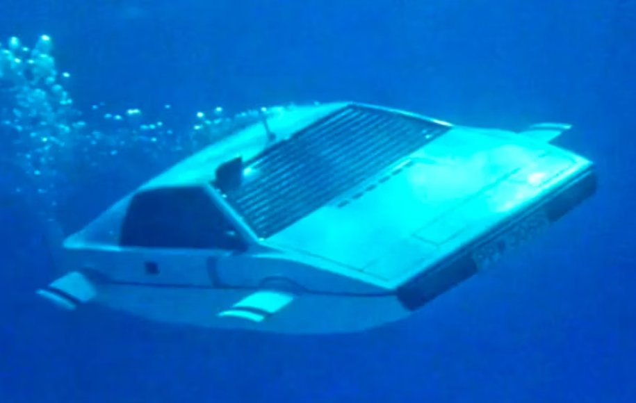 ماشین زیر دریایی مدل Lotus Espirit S1 جیمز باند