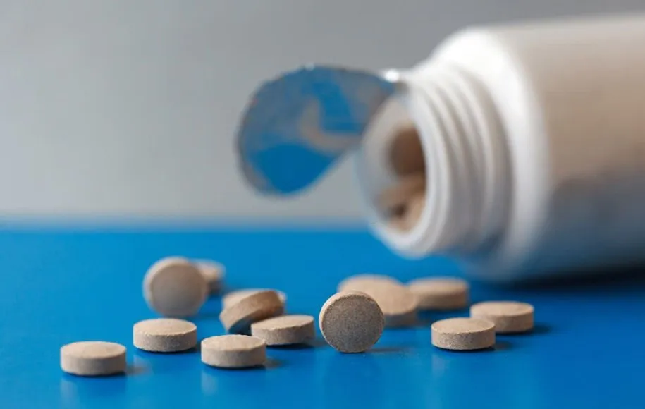 کمبود ویتامین و خشکی و ترک لب