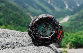 راهنمای انتخاب بهترین ساعت کوهنوردی و گردش در طبیعت