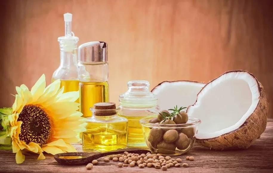 روغن نارگیل برای مو بهتر است یا روغن آفتاب‌گردان برای مو؟ 