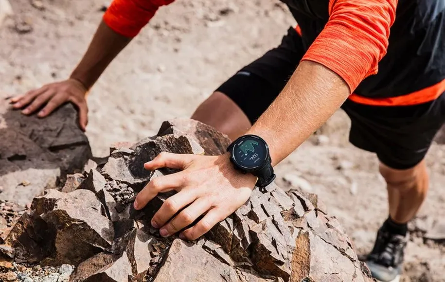 راهنمای انتخاب بهترین ساعت کوهنوردی و طبیعت‌گردی • دیجی‌کالا مگ