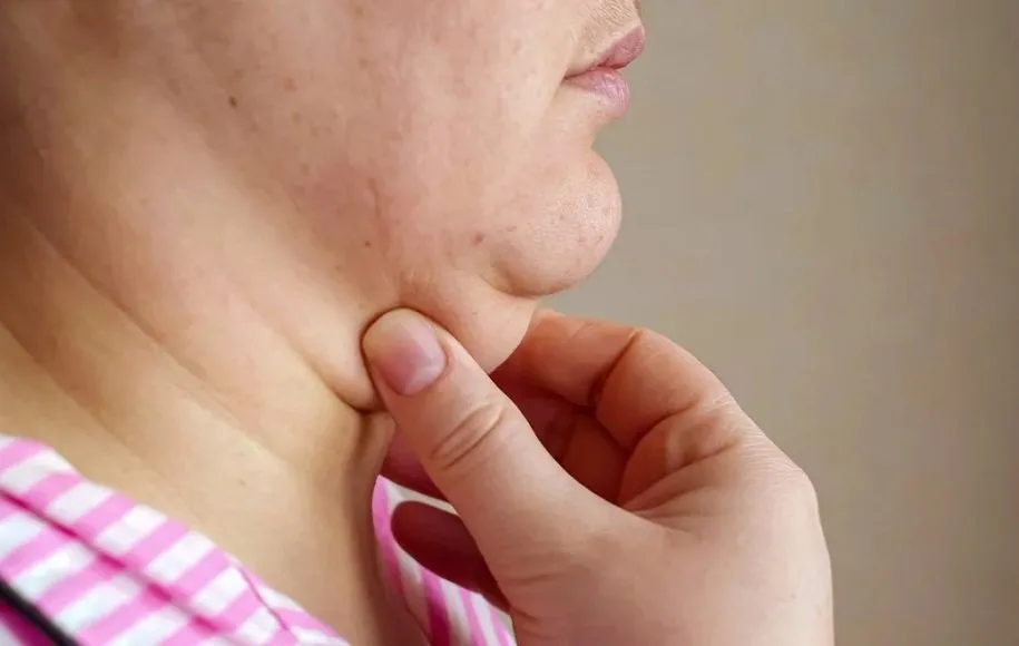 با این روش‌های تأثیرگذار به‌آسانی غبغب خود را از بین ببرید