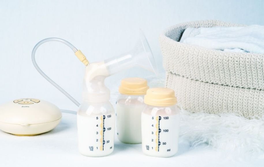 شیردوش از مهم‌ترین وسیله‌های دوران شیردهی