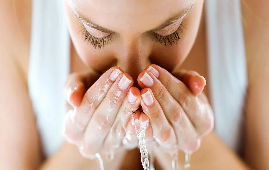 شستن بیش از حد صورت