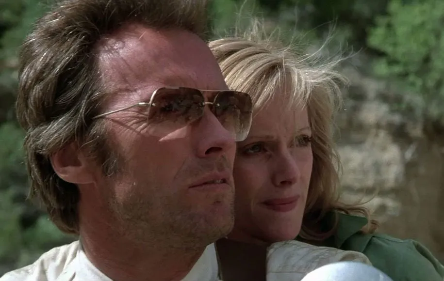 کلینت ایستوود علاوه بر بازیگری، کارگردانی اثر را نیز بر عهده داشت