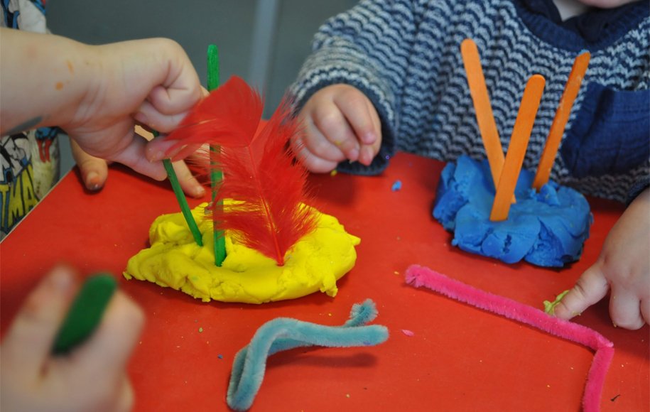 تأثیر خمیر بازی در افزایش مهارت‌های حسی کودکان