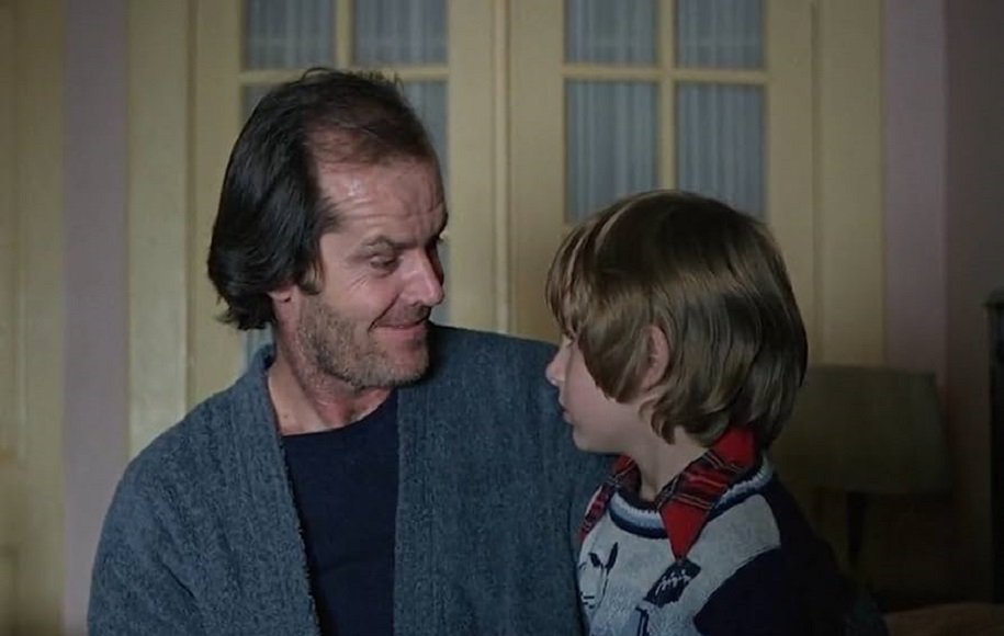 کودکی دنی تورنس و پدرش جک در فیلم درخشش