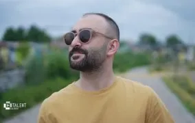 بررسی تی‌شرت آستین کوتاه مردانه لیورجی مدل Adventure1987