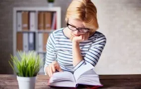 ژانرهایی که مطالعه‌ی آن‌ها شما را باهوش‌تر می‌کند