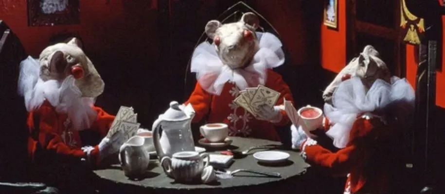 چای خون و ریسمان قرمز