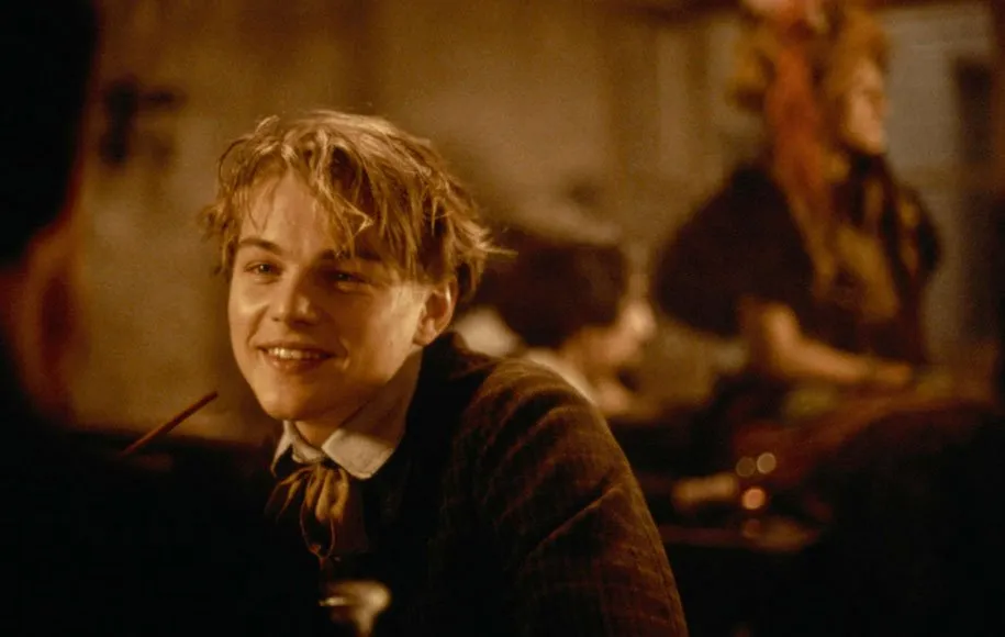 لئنواردو دیکاپرو در فیلم کسوف کامل نقش شاعر شهیر فرانسوی آرتور رمبو را بازی می‌کند