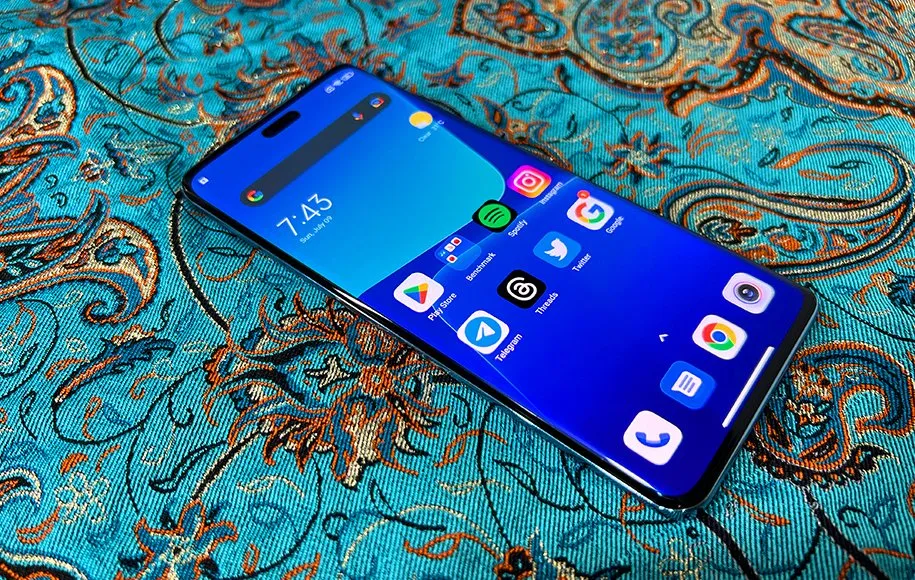 نمایشگر شیائومی ۱۳ لایت با پشتیبانی از ۶۸ میلیارد رنگ