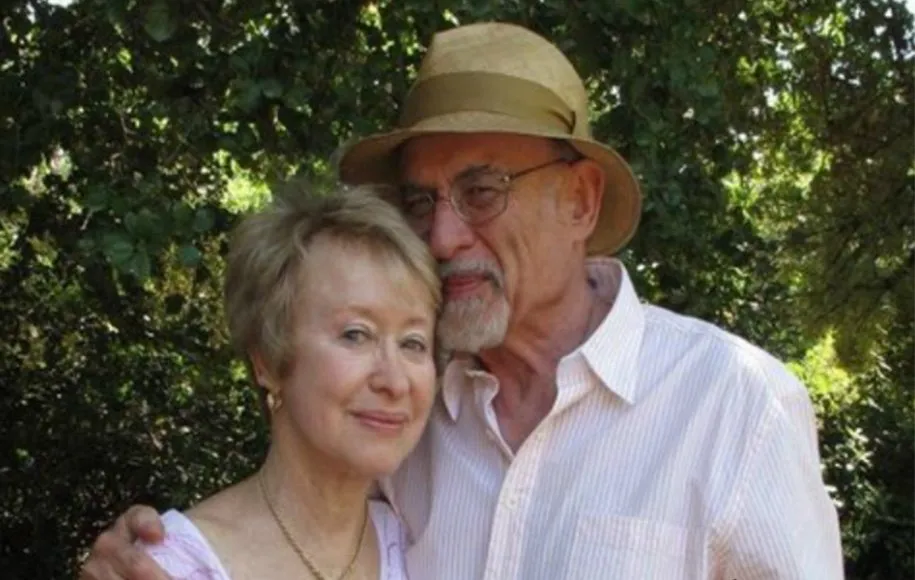 اورین یالوم به همراه همسرش