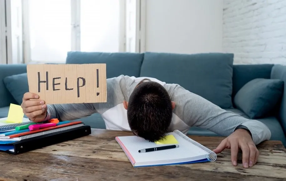 خطرات و پیامدهای افسردگی در دانشجویان