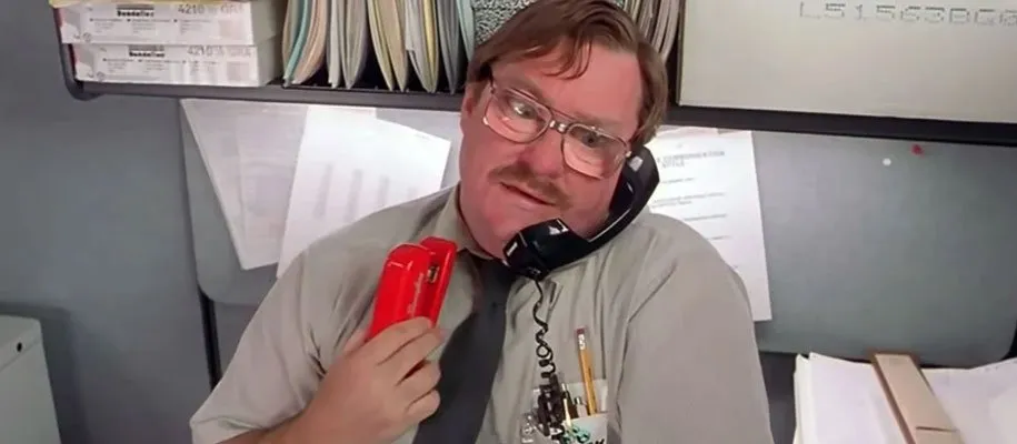 منگنه در فیلم سینمایی «محیط اداره»