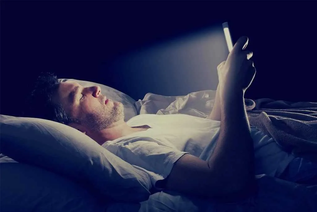 مضرات استفاده‌ی بیش از حد از تلفن همراه