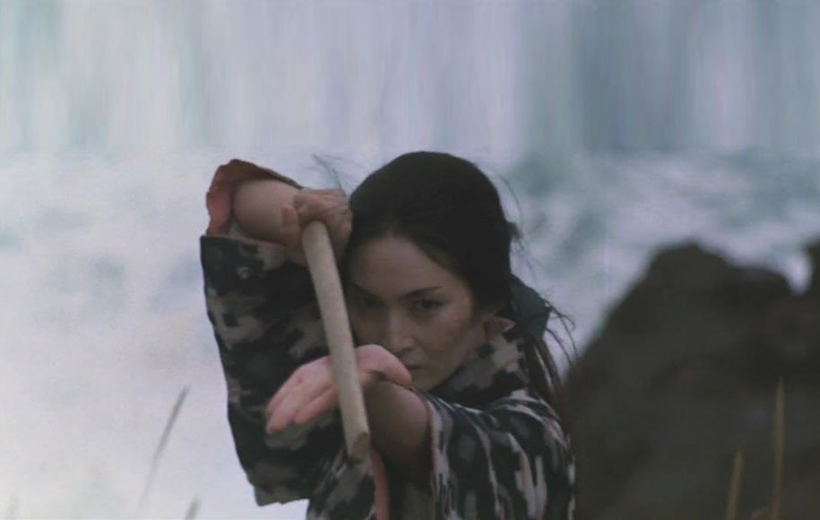 برفهای خونین یک فیلم ارزشمند ژاپنی است که از اصلی‌ترین الگوهای زیبایی‌شناسی تارانتینو در فیلم‌هایش محسوب می‌شود 