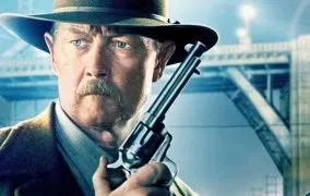 ۱۰ شخصیت عالی که در فیلمی افتضاح گیر افتاده‌اند